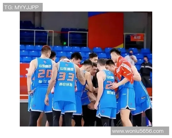 CBA四川队与深圳队激战正酣谁将赢得这场精彩对决